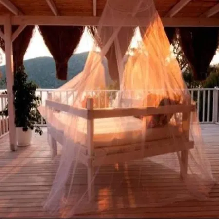 Karia Bel - للبالغين فقط بوزبورون